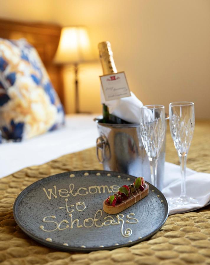 Scholars Townhouse Hotel โดรฮาดา ภายนอก รูปภาพ
