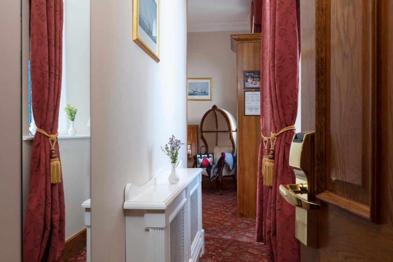 Scholars Townhouse Hotel โดรฮาดา ภายนอก รูปภาพ