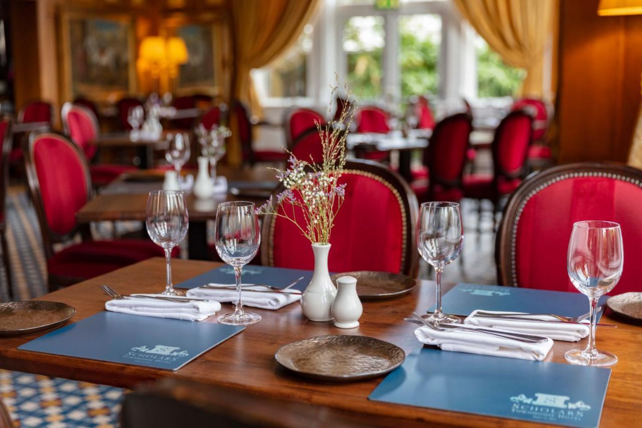 Scholars Townhouse Hotel โดรฮาดา ภายนอก รูปภาพ