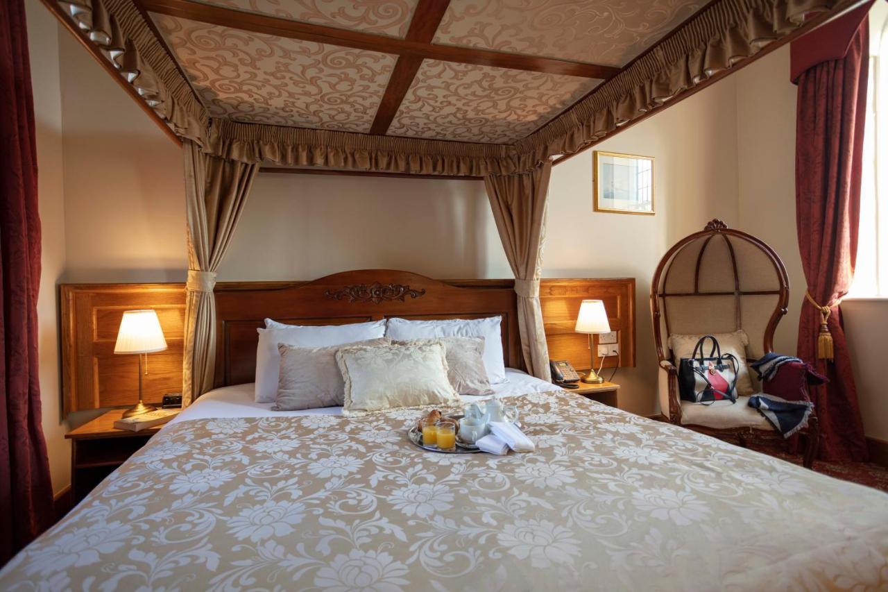Scholars Townhouse Hotel โดรฮาดา ภายนอก รูปภาพ