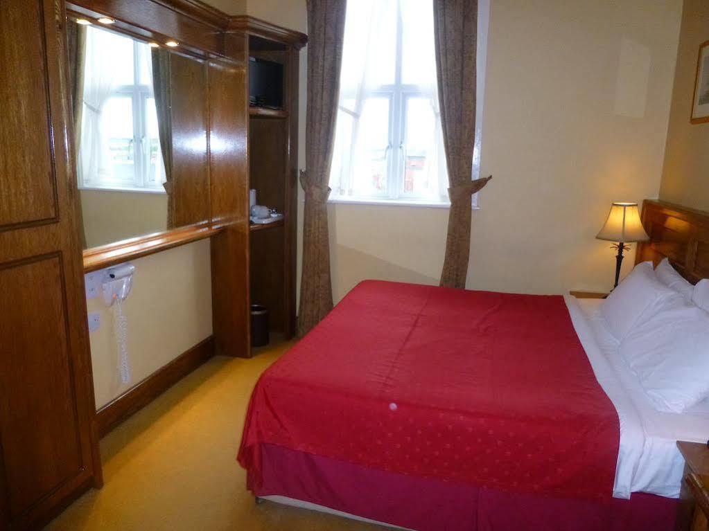 Scholars Townhouse Hotel โดรฮาดา ภายนอก รูปภาพ